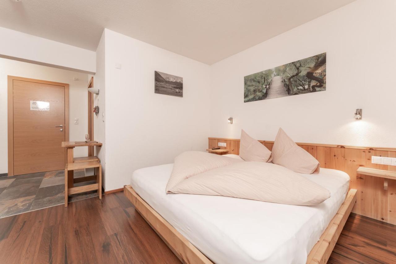 Aparthotel Ambiente Umhausen Luaran gambar