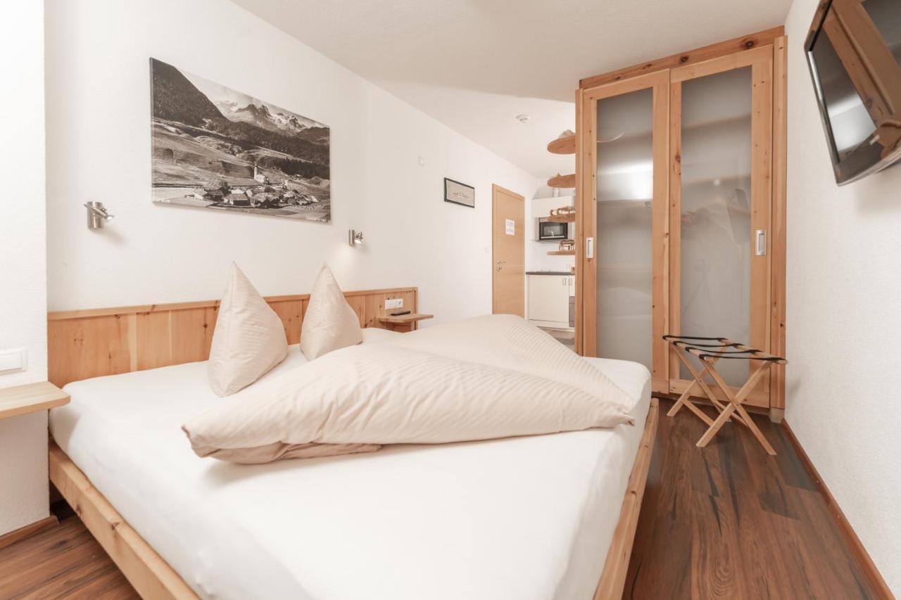 Aparthotel Ambiente Umhausen Luaran gambar