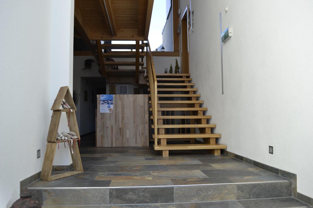 Aparthotel Ambiente Umhausen Luaran gambar